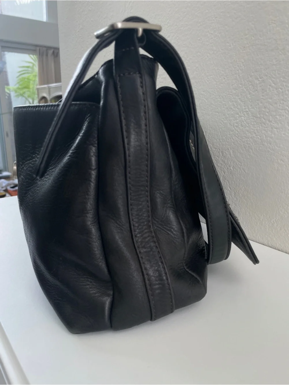 Apostrophe Black Leather Shoulder Bag